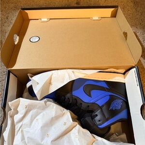 Air Jordan 1 Mid Sneakers